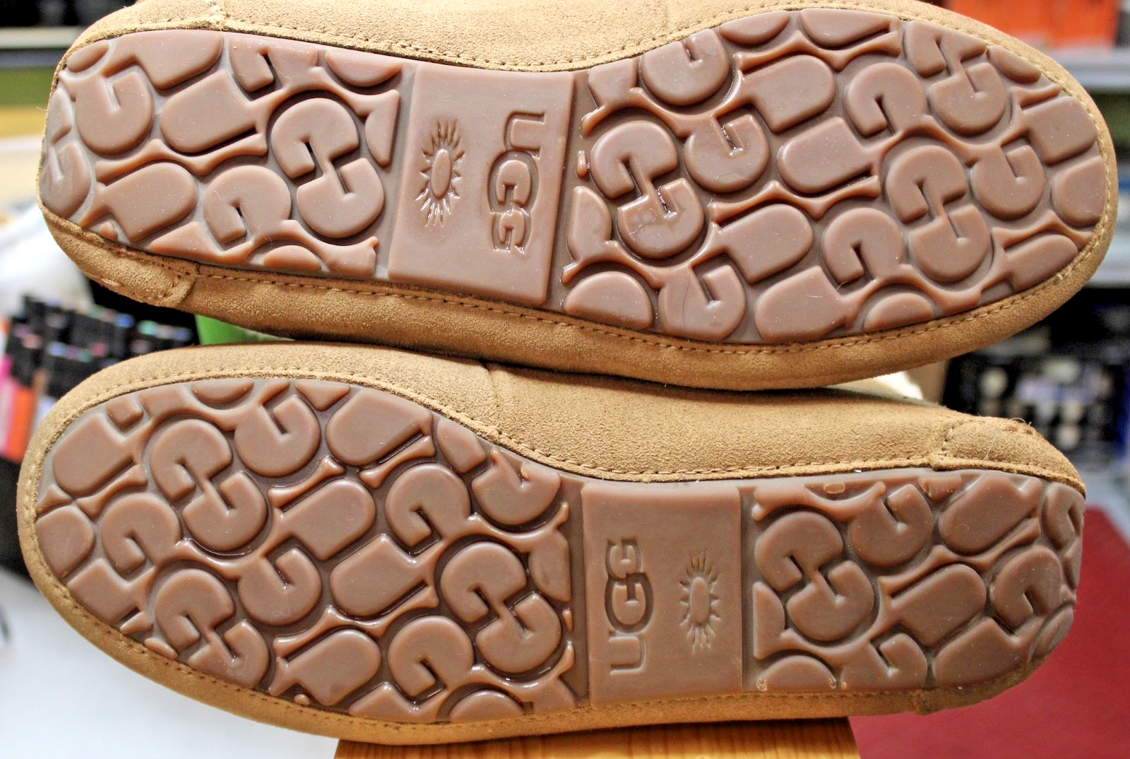 Mens Furry Slippers!! Size 10 Tan Slip ons Medium Tall Comfy & Warm!!Excellent!4