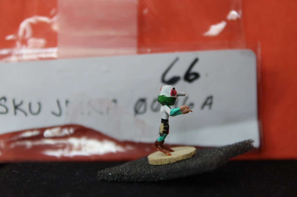 Small  1/2" -5/8" tall Kachina Doll, "Humming Bird" by Mae Hunch Pristine!!3