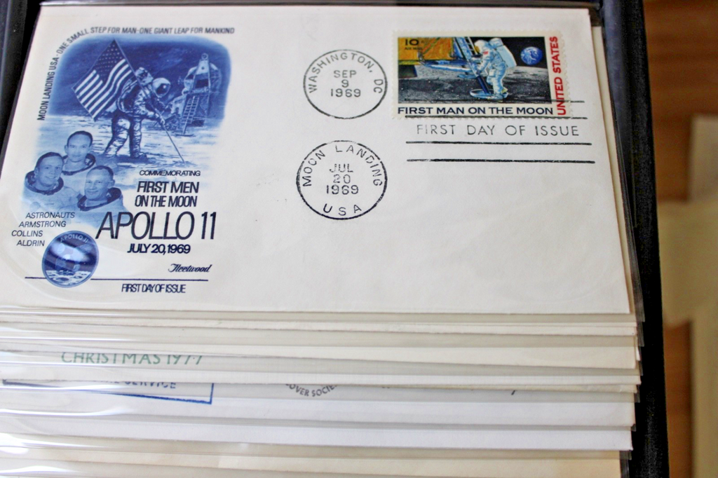 Professional album with 100, 1st Day of Issue and Other Commemorative Covers.16