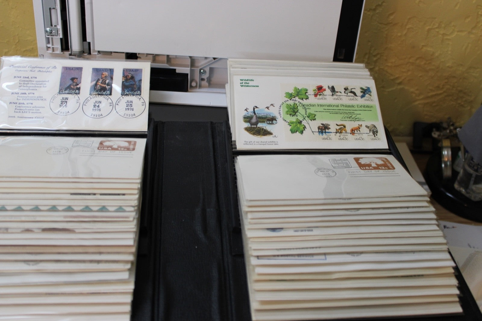 A PROFESSIONAL QUALITY ALBUM FULL OF 100 COVERS IN EXCELLENT CONDITION!4
