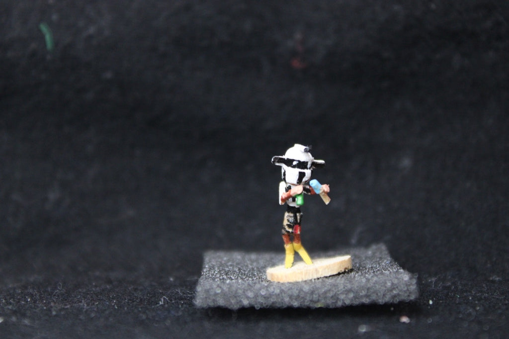 Small  1/2" -5/8" tall Kachina Doll, "ZUNI Rain Dancer" by Mae Hunch  Pristine!!0