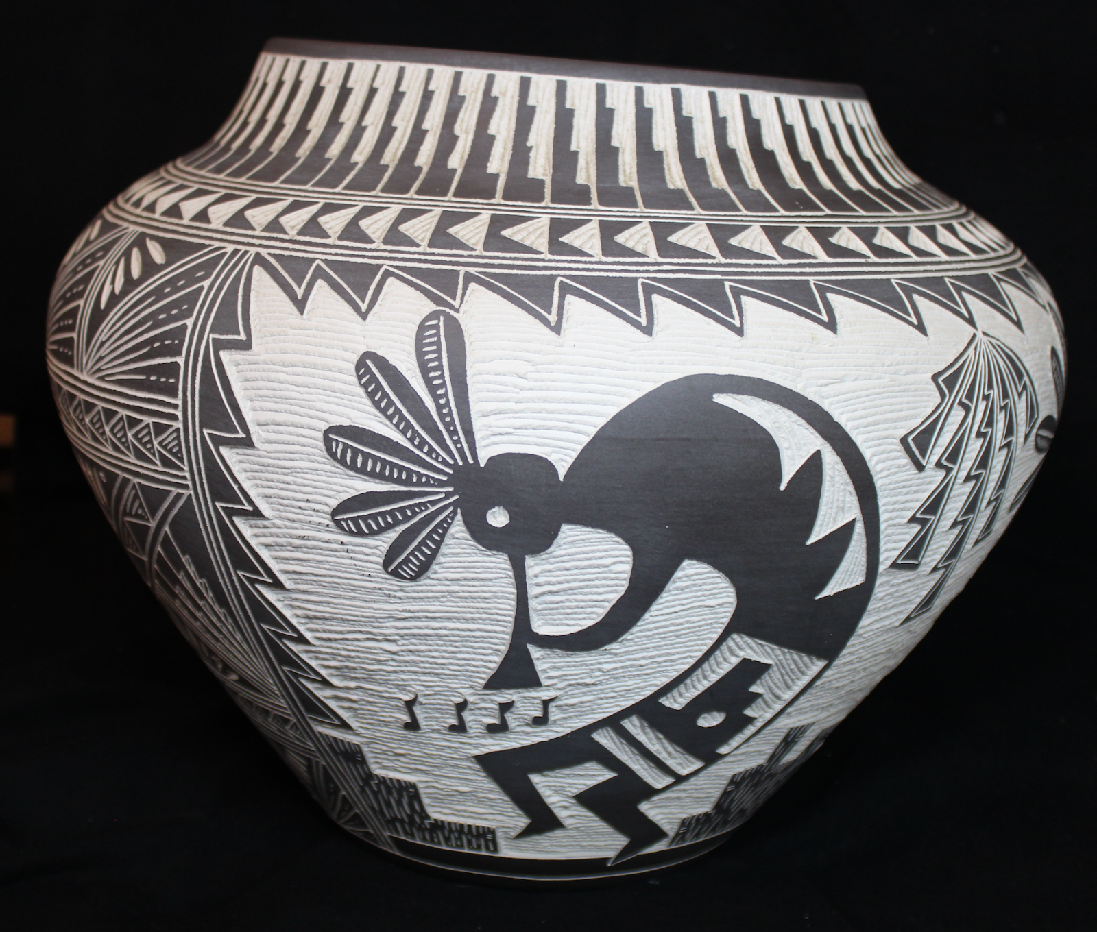 Large Native American Pot/Vase White Black Kokopelli By M & R Romero0