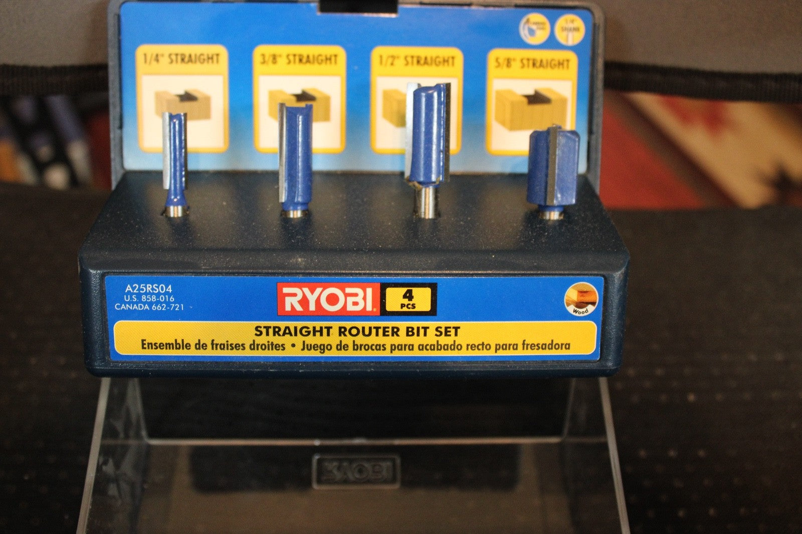 RYOBI STRAIGHT ROUTER BIT SET OF 4 NIB1