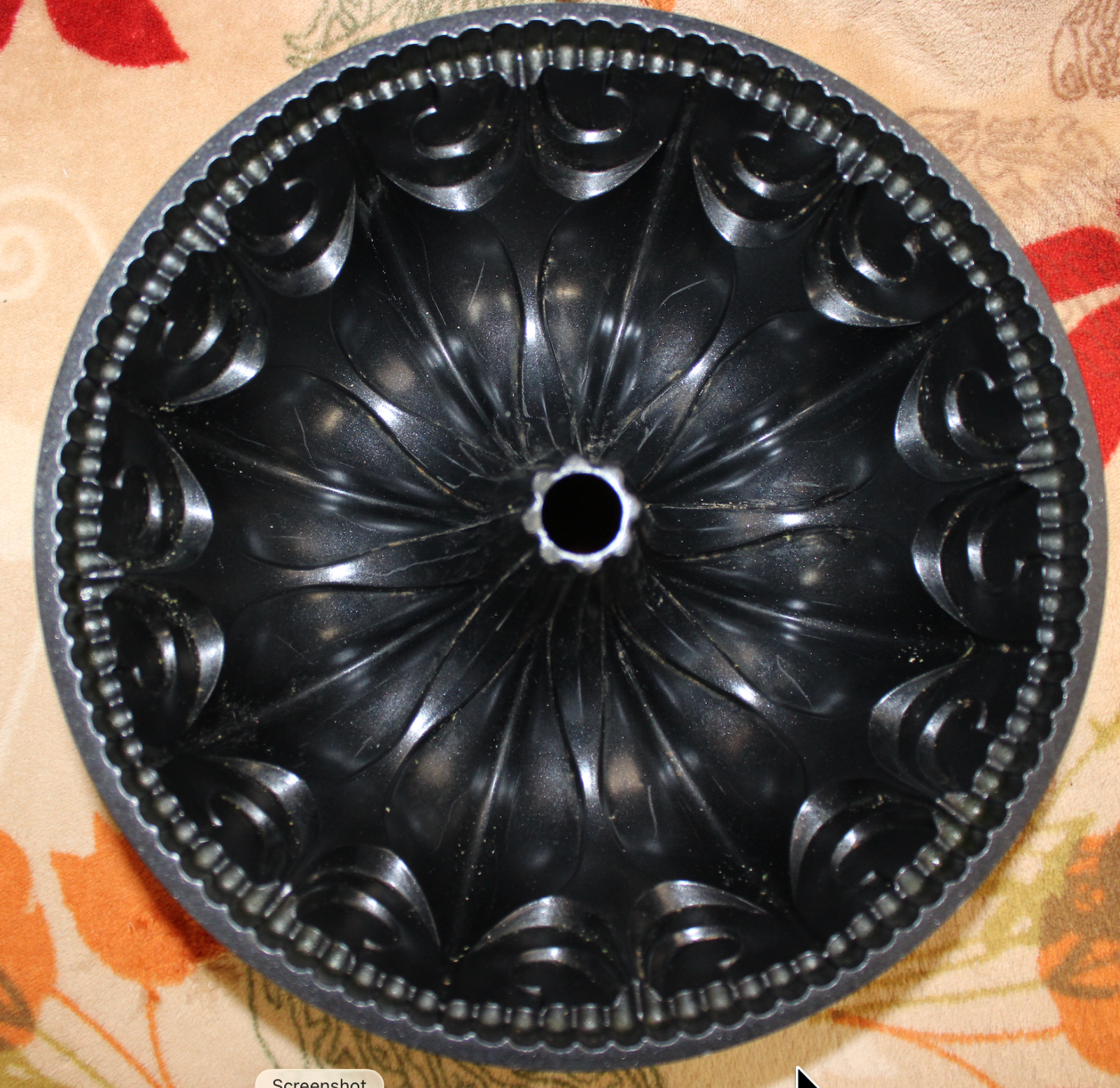 Fancy Bundt Cake Baking Pan For the Kitchen Used1