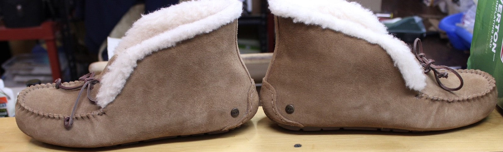 Mens Furry Slippers!! Size 10 Tan Slip ons Medium Tall Comfy & Warm!!Excellent!3
