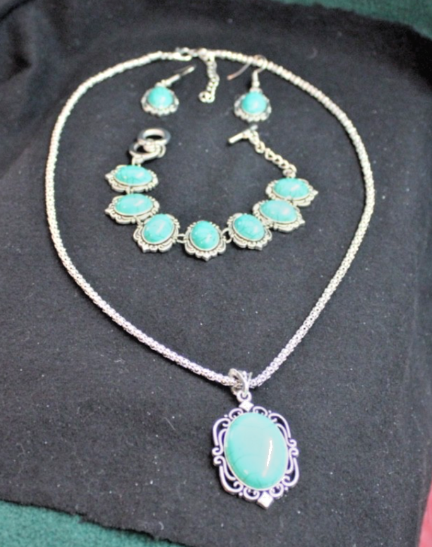 3 pc Fashion Faux Turquoise Set, Necklace, bracelet and Earrings BEAUTIFUL!!4