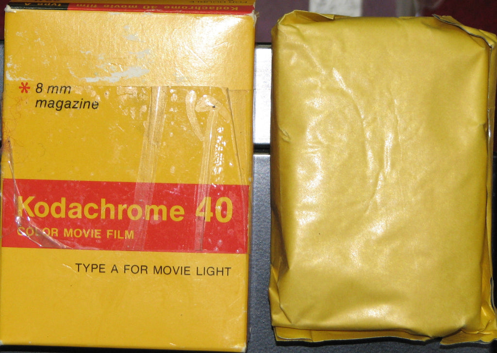 Revere EyeMatic 8mm Magazine Camera  Model 1425