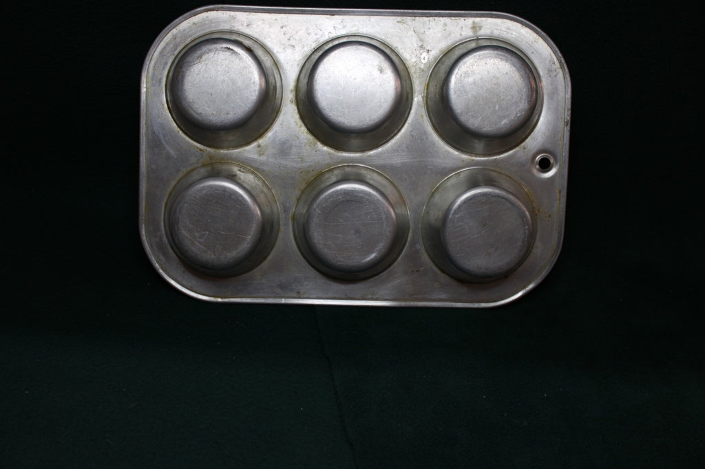 Muffin Pan For the Kitchen baking cooking  ware pre owned1