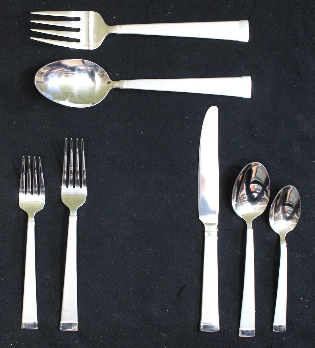 100 piece MIKASA TAYLOR FROST VINTAGE STAINLESS STEEL FROSTED HADLES FLATWARE0