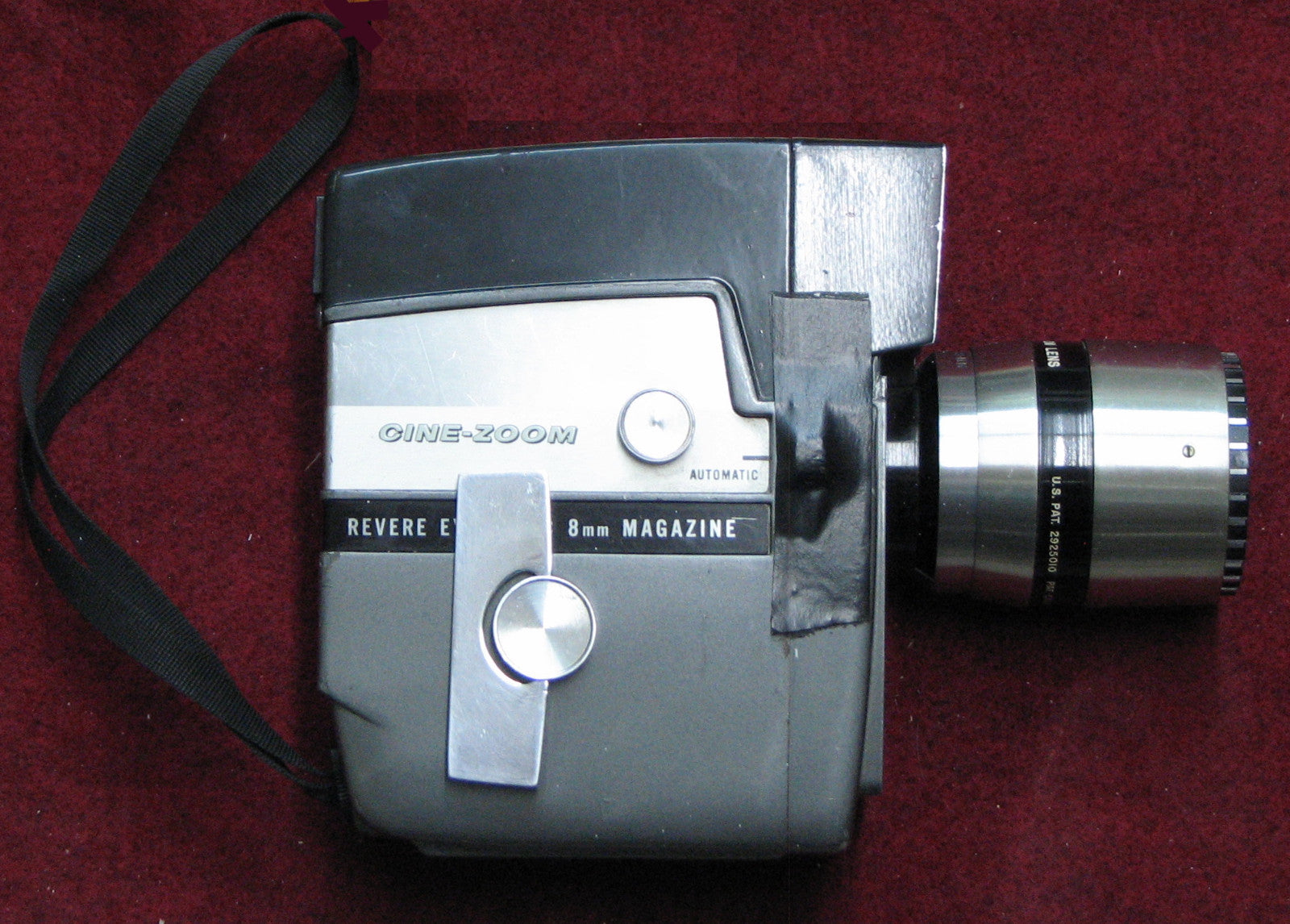 Revere EyeMatic 8mm Magazine Camera  Model 1422