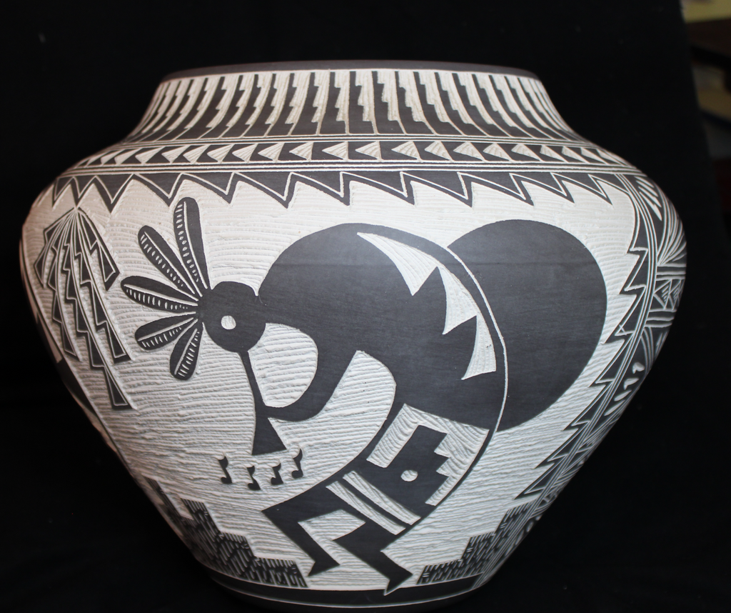 Large Native American Pot/Vase White Black Kokopelli By M & R Romero1