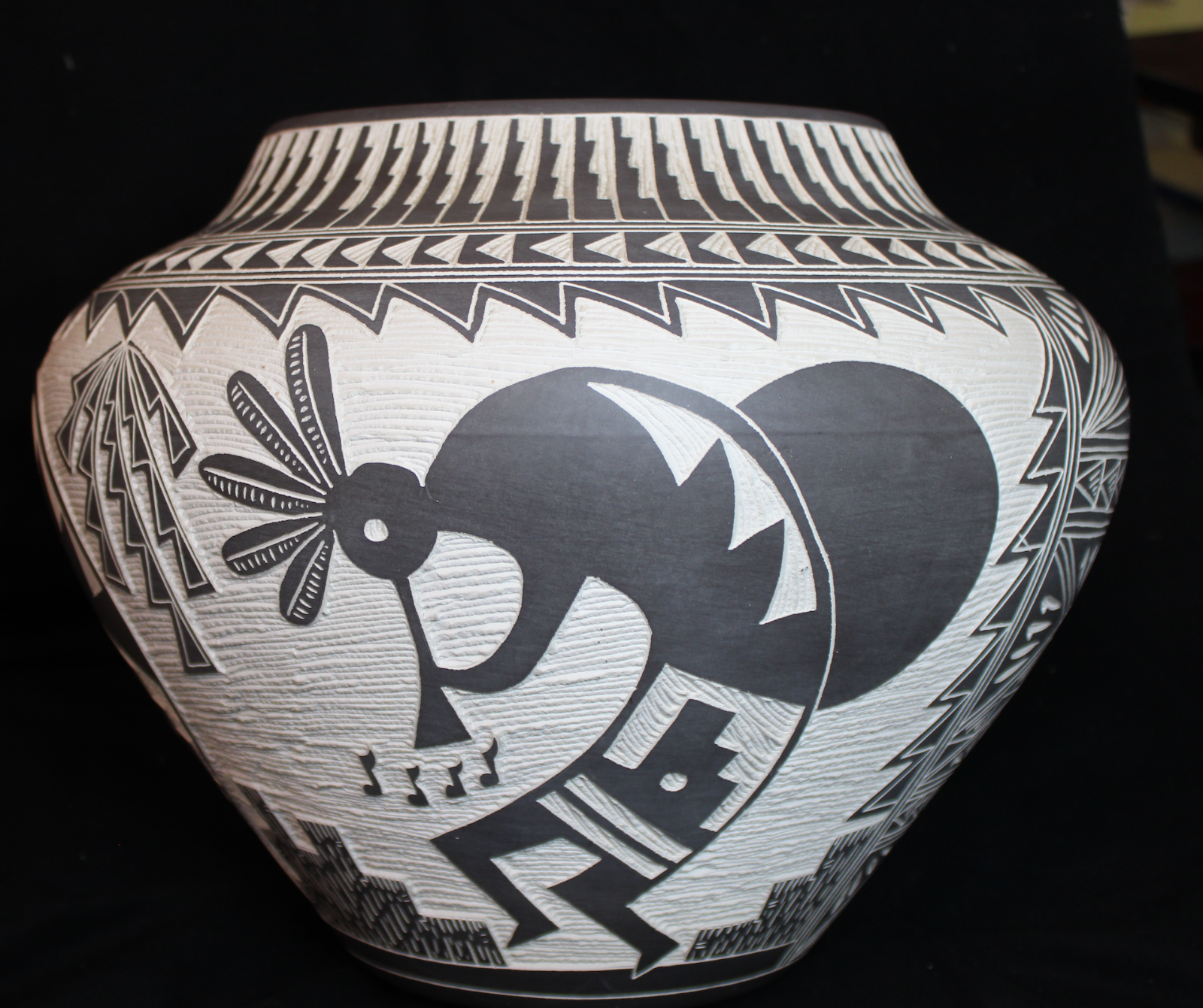Large Native American Pot/Vase White Black Kokopelli By M & R Romero1