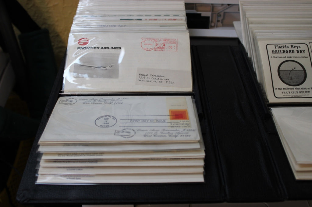 A PROFESSIONAL QUALITY ALBUM FULL OF 100 COVERS IN EXCELLENT CONDITION!2